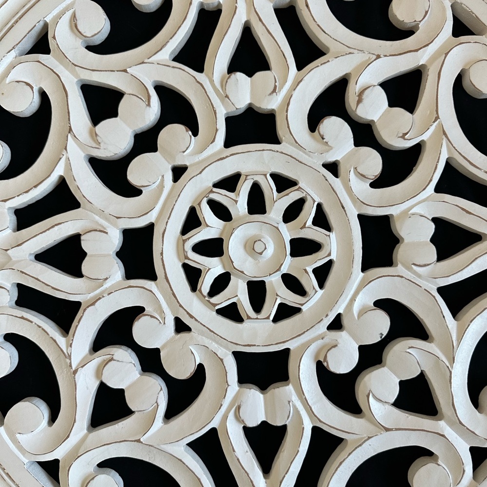 White Ornate Wall Decor 2 feet wide - Picture 3 of 16